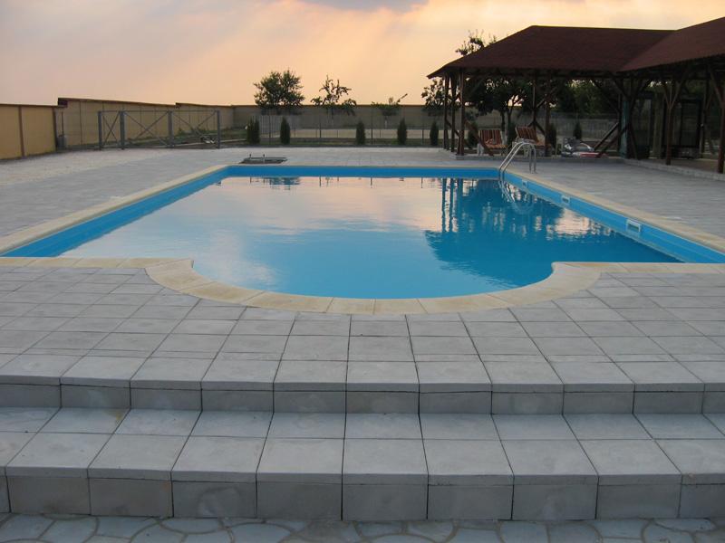 Piscine din beton cu cofraj detasabil